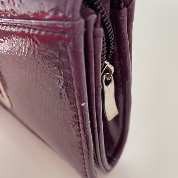 Vintage Clutch Purse with Silvertone Accessories - Picture 7 of 7